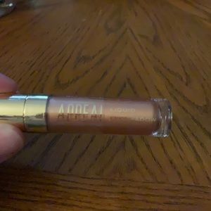 Gold liquid eyeshadow- brand new!
